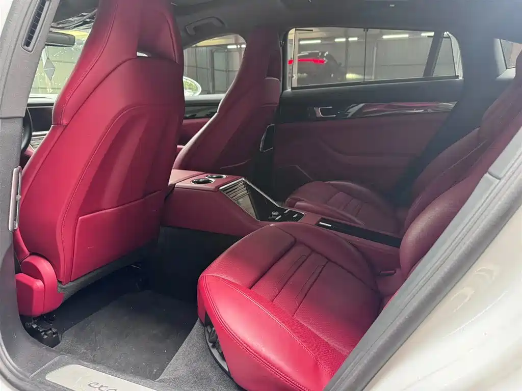Porsche Panamera 2023