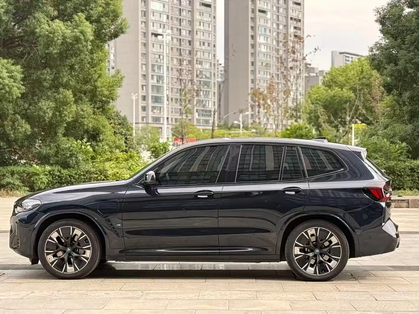 BMW iX3 2024