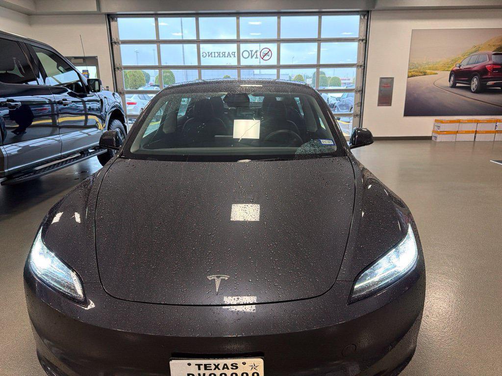 Tesla Model 3 2024