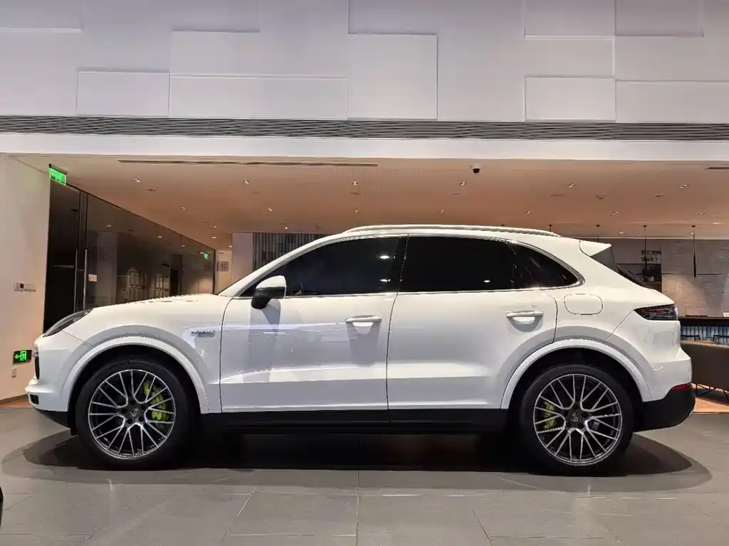 Porsche Cayenne 2021