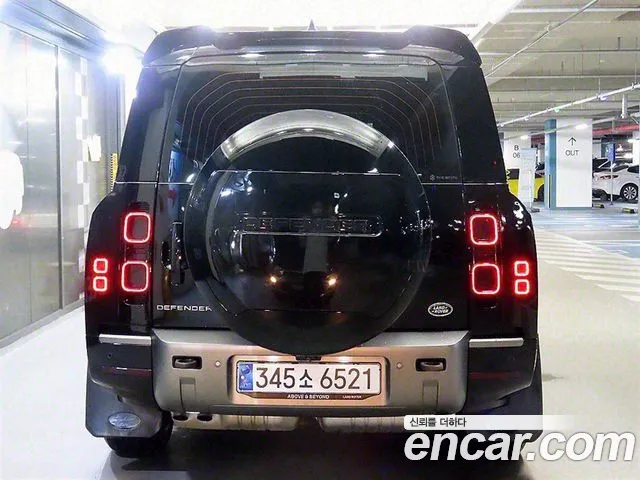 Land Rover Defender 2023