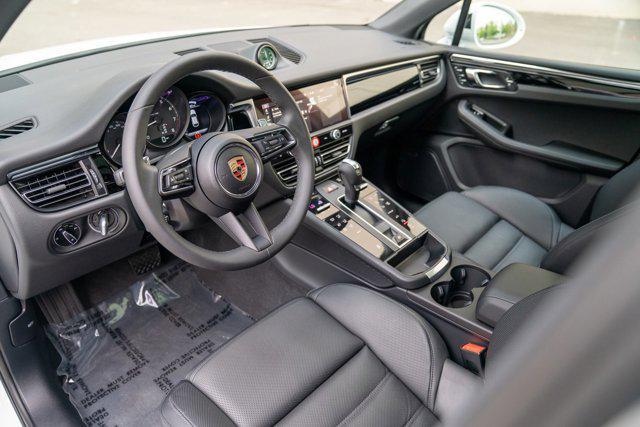 Porsche Macan 2025