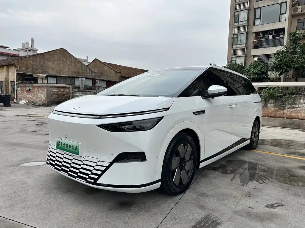 Xpeng X9 2024