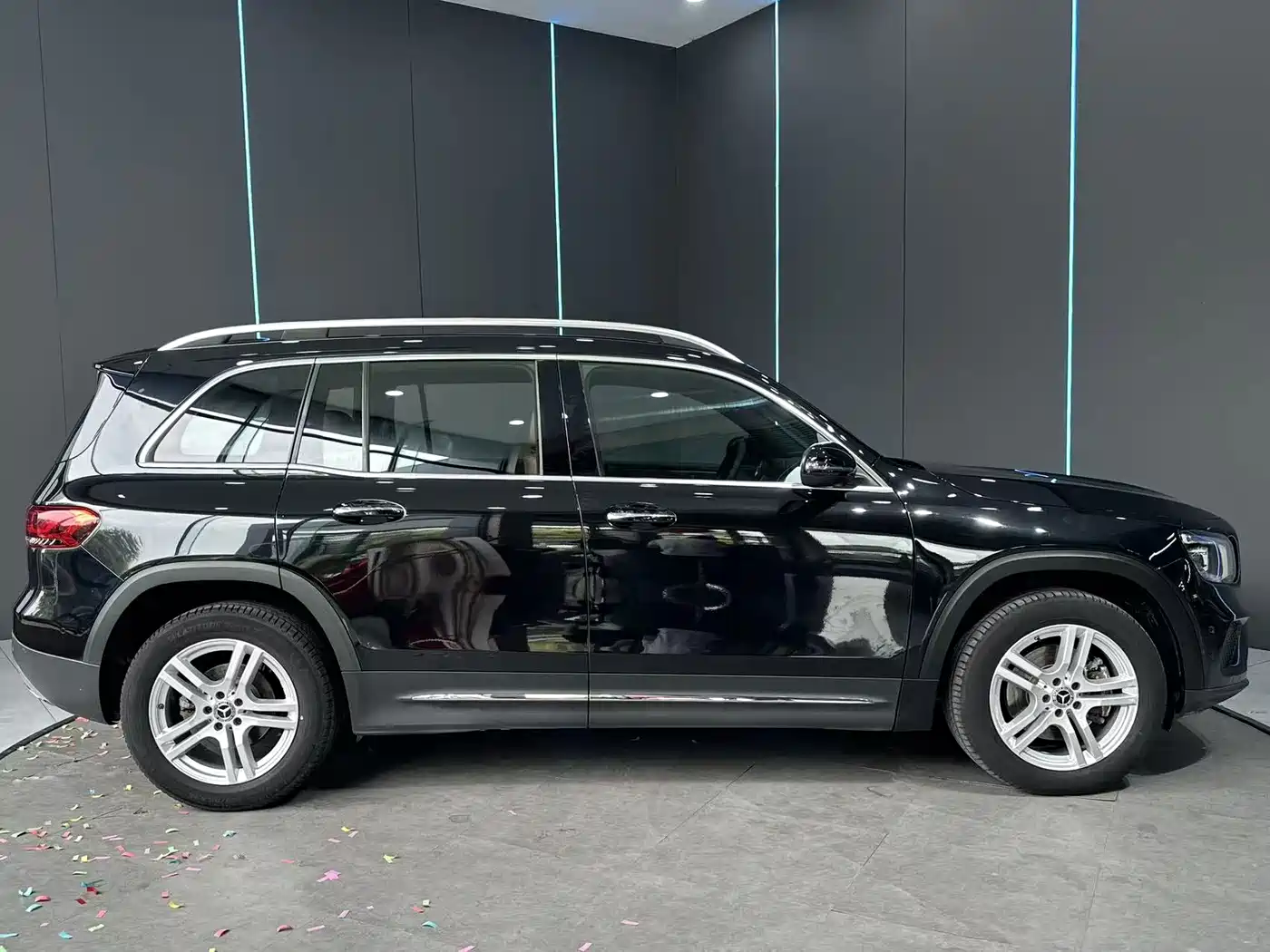 Mercedes-Benz GLB 2023