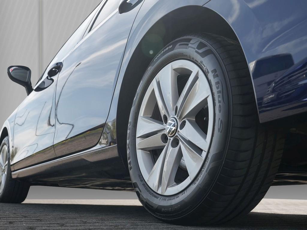 Volkswagen Golf 2021