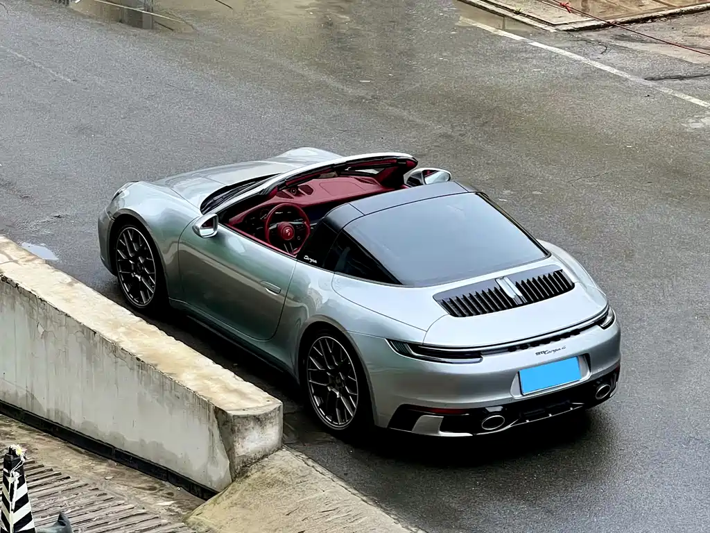 Porsche 911 2023
