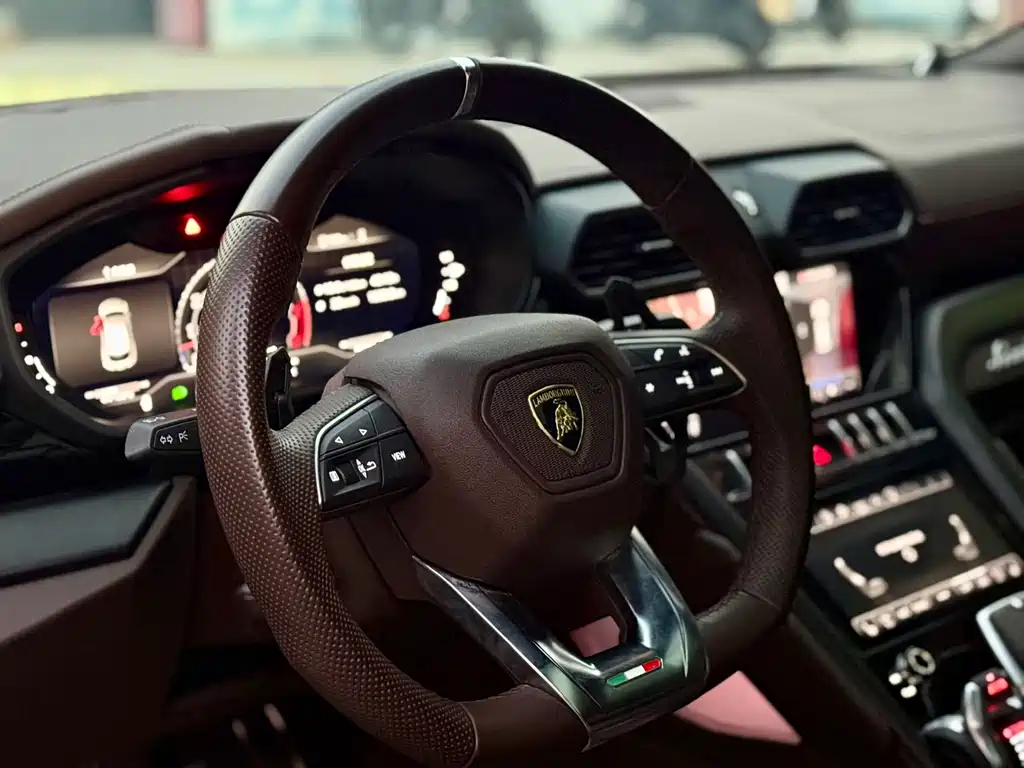 Lamborghini Urus 2023