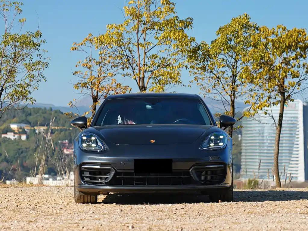 Porsche Panamera 2023