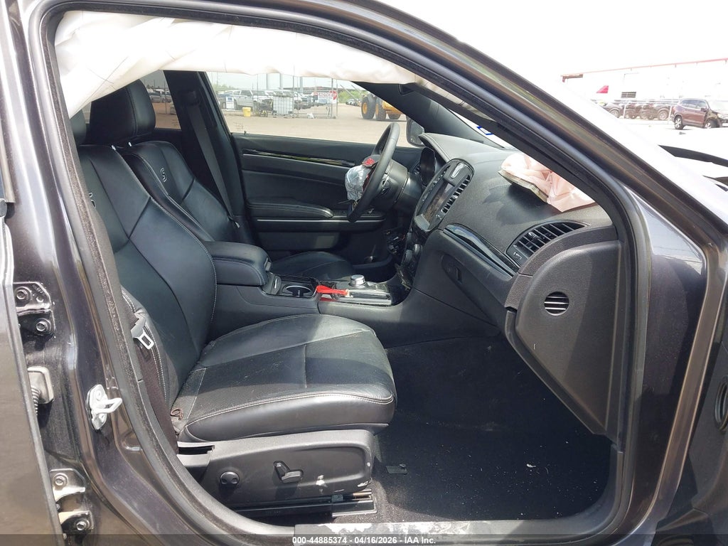 Chrysler 300 2023