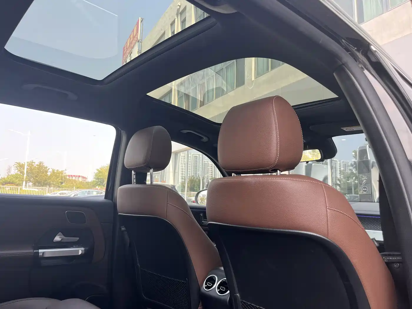 Mercedes-Benz EQB 2024