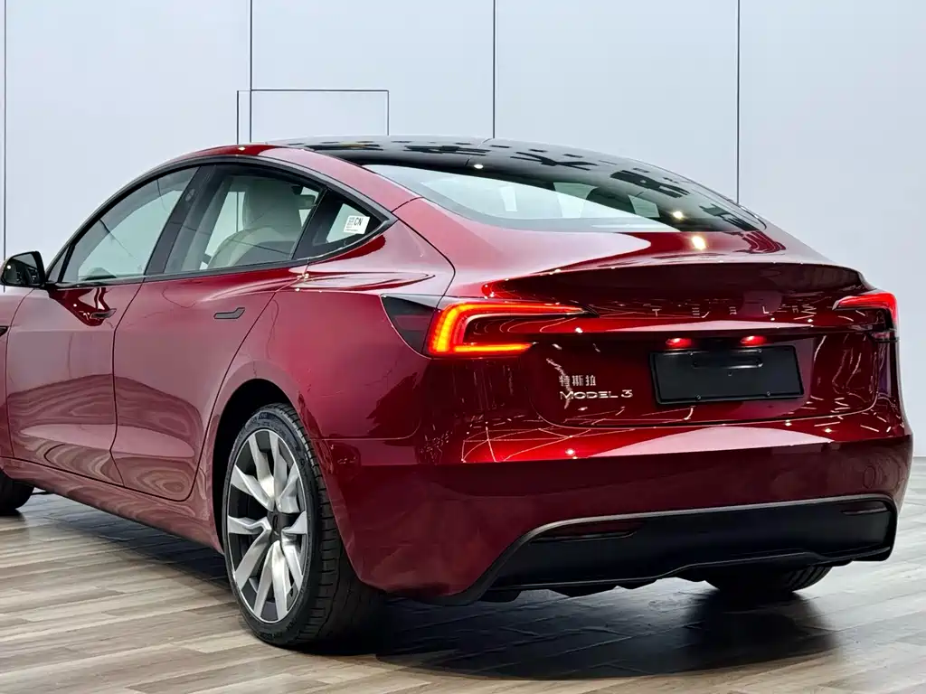 Tesla Model 3 2023