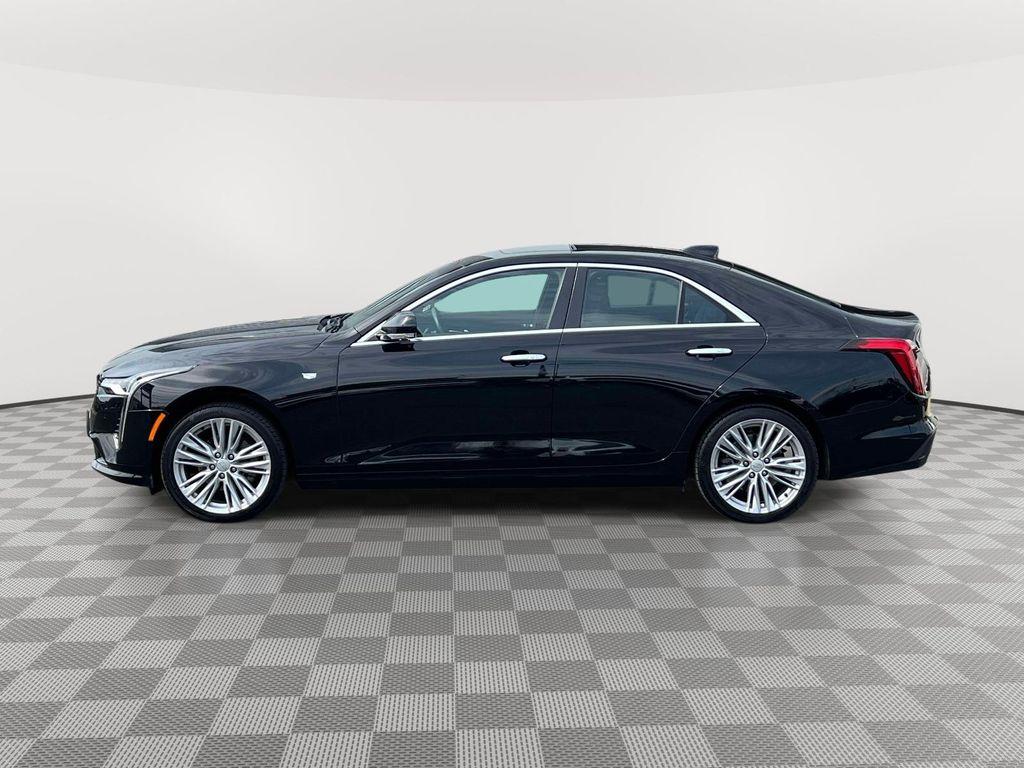 Cadillac CT4 2025