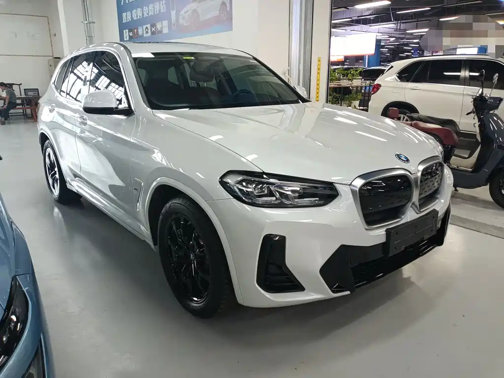 BMW iX3 2022