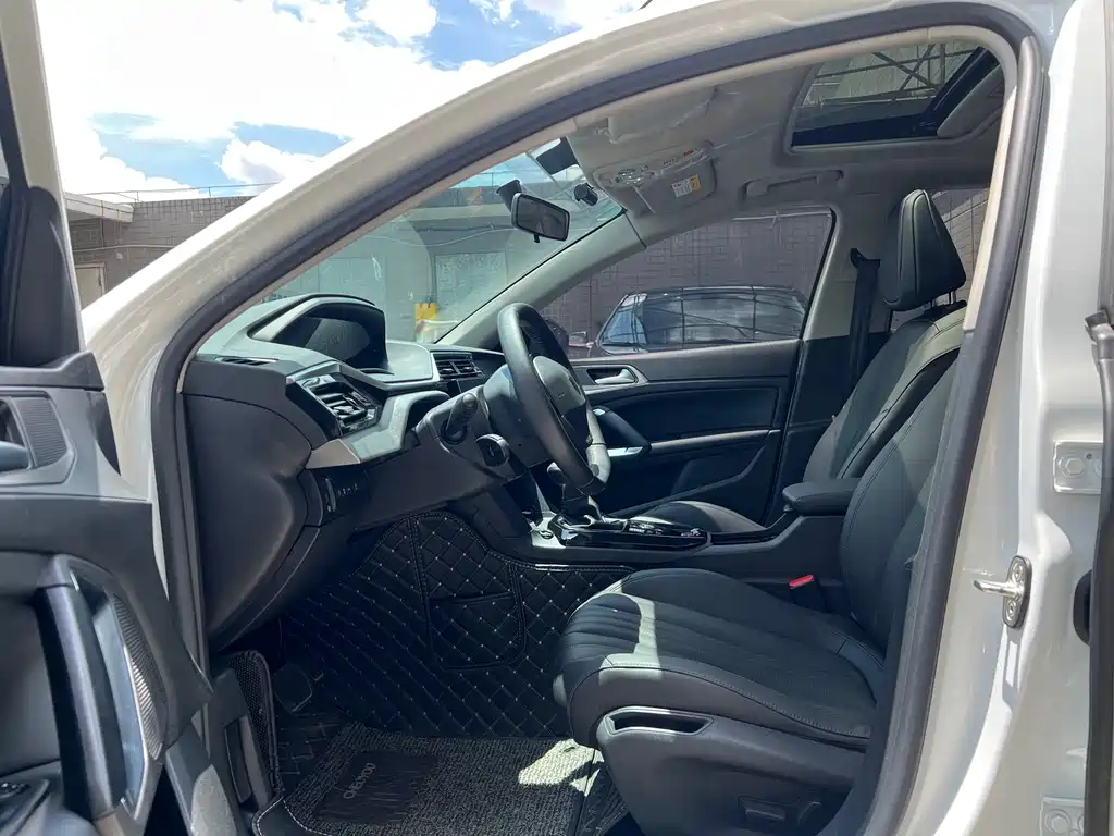 Peugeot 408 2022