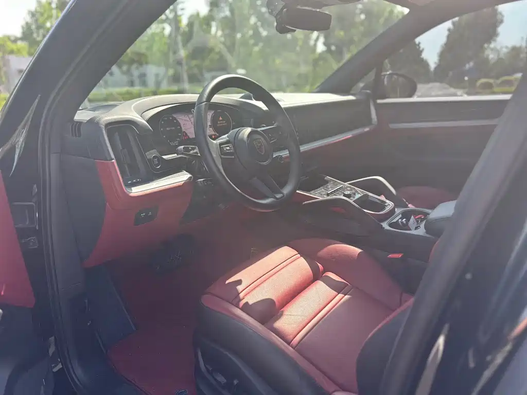 Porsche Cayenne 2024