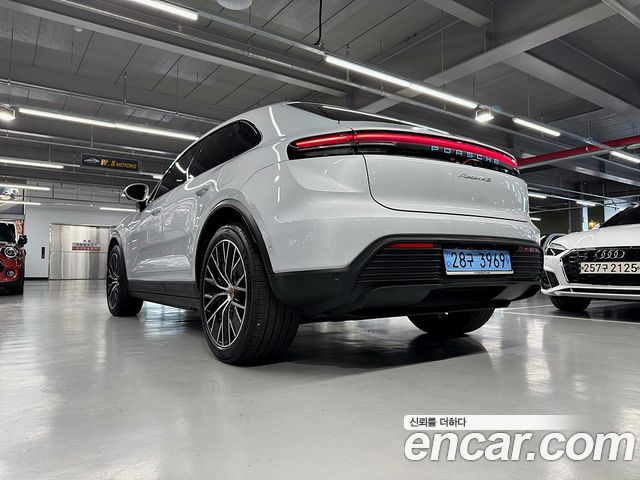 Porsche Macan 2025