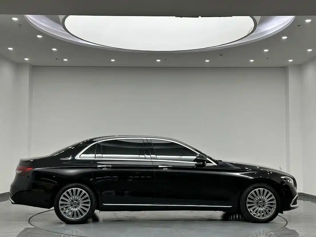 Mercedes-Benz E-Класс 2023