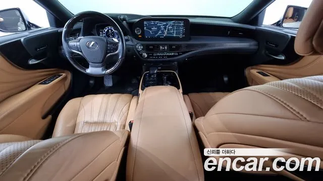 Lexus LS 2021