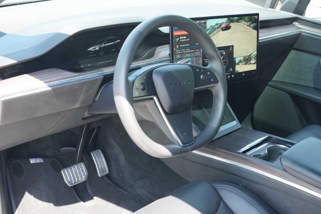 Tesla Model X 2024