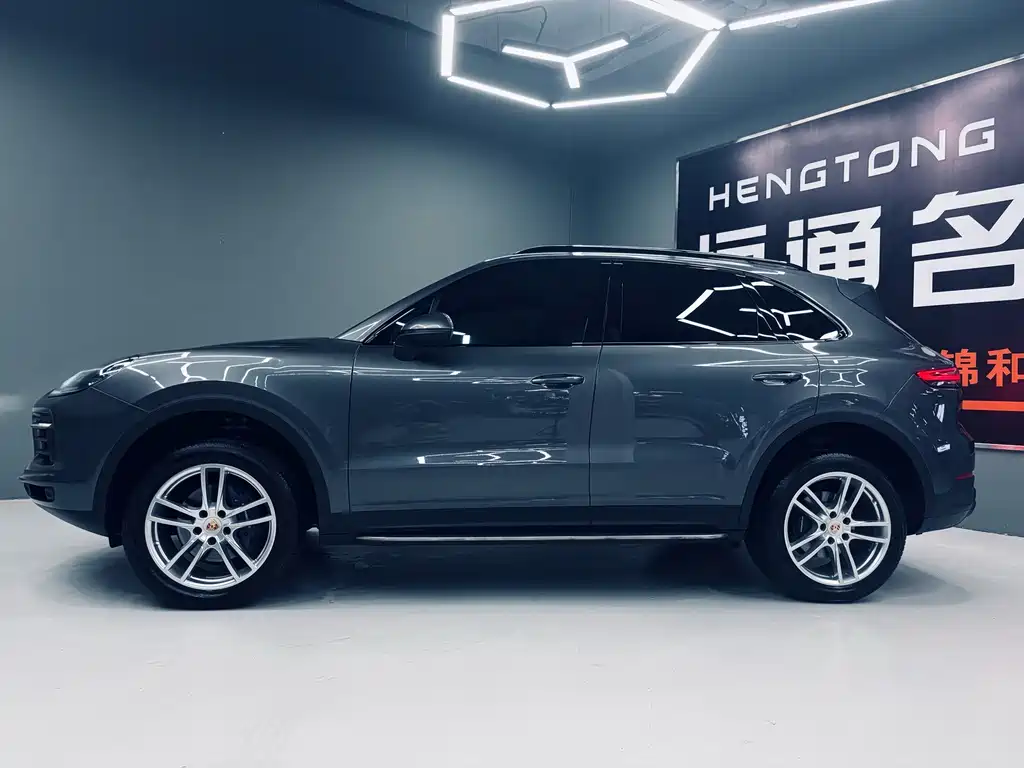 Porsche Cayenne 2021