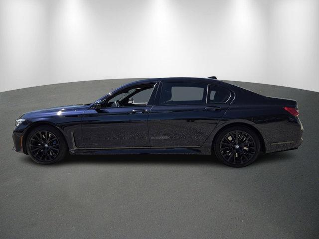 BMW 750 2022