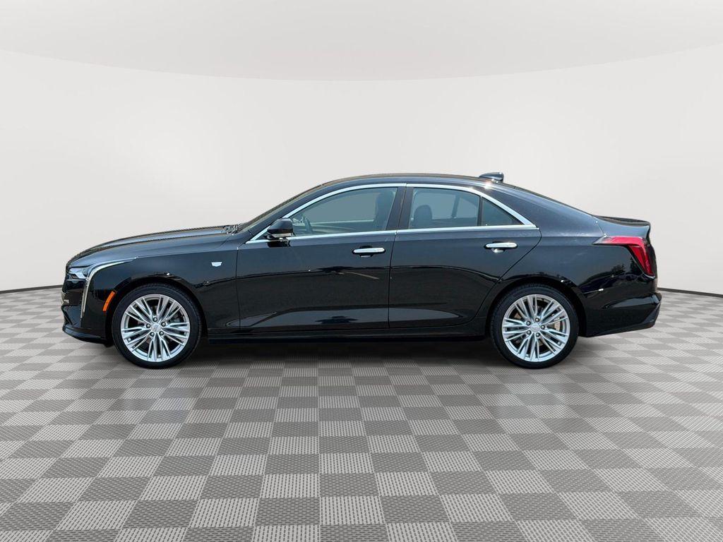 Cadillac CT4 2026