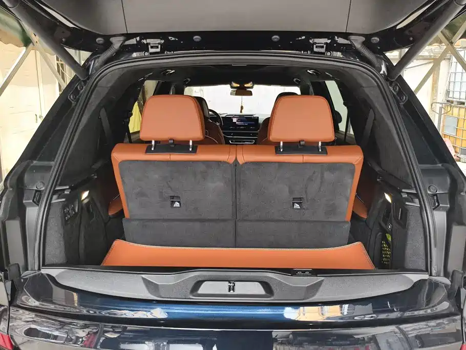 BMW X7 2025