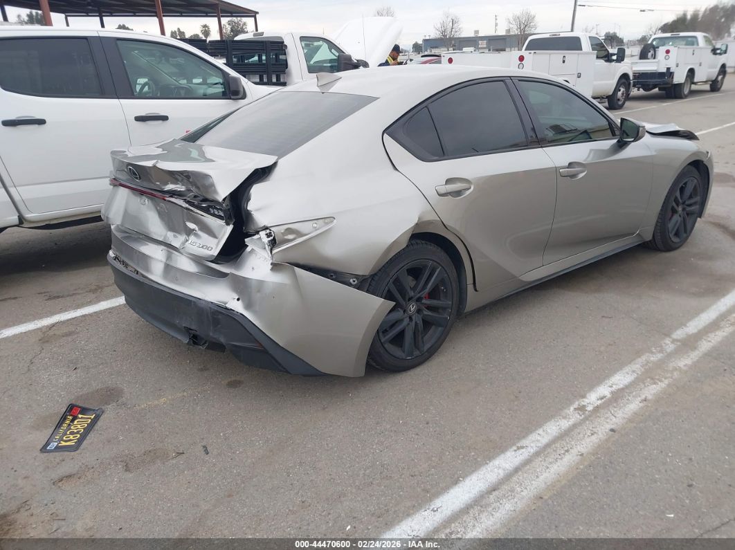 Lexus IS 300 2021