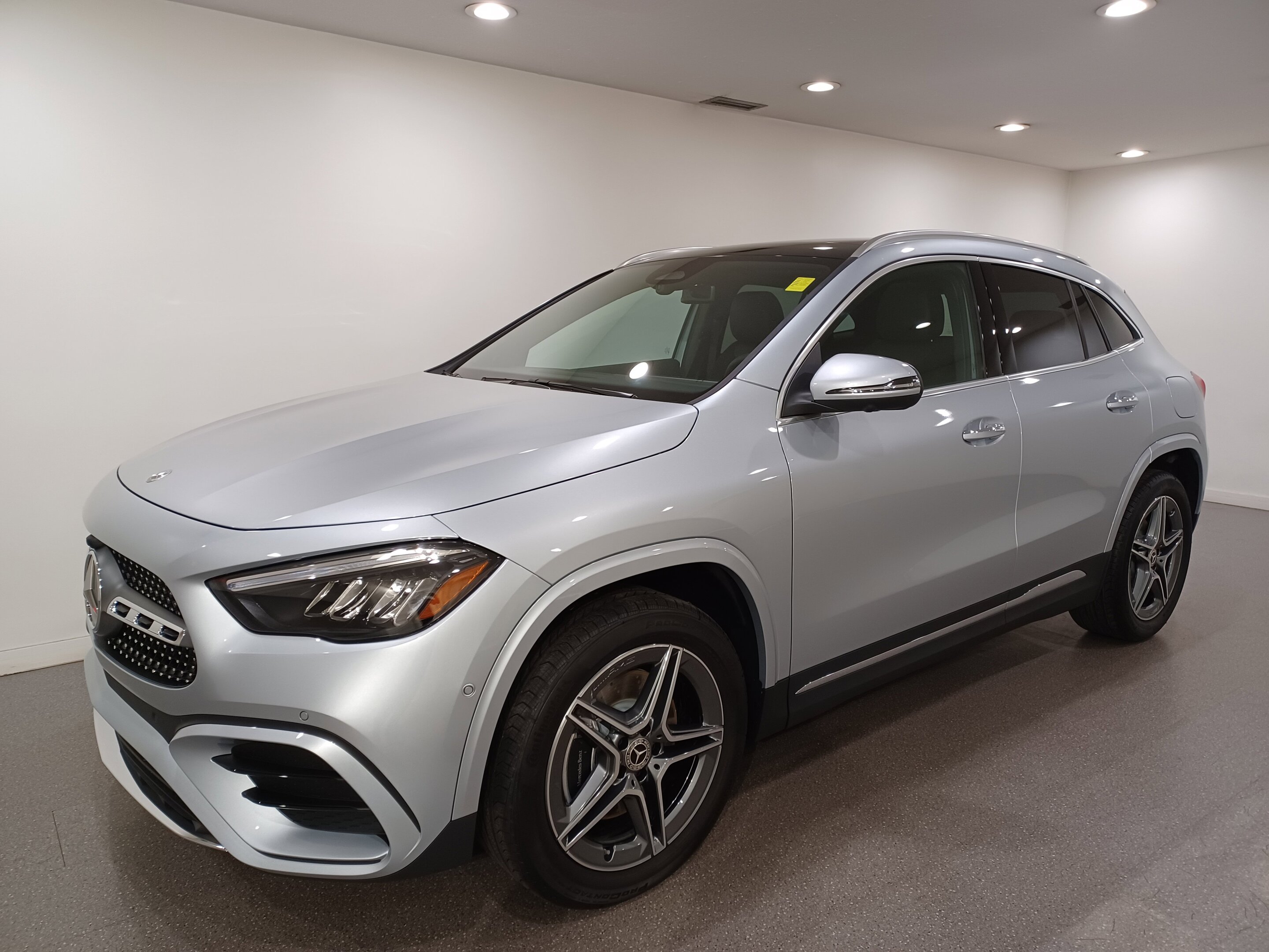 Mercedes-Benz GLA 2025
