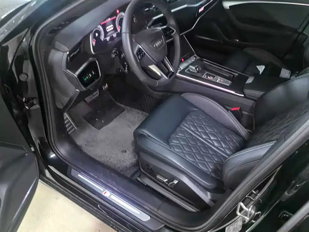 Audi A6 2025