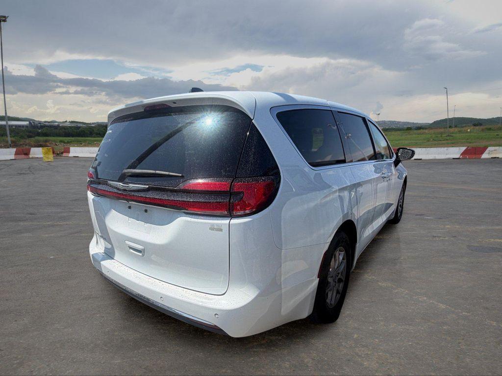 Chrysler Pacifica 2024