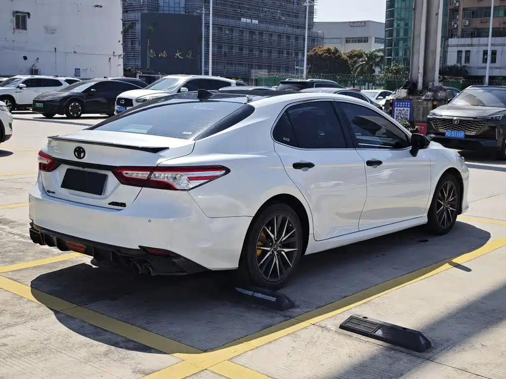 Toyota Camry 2021