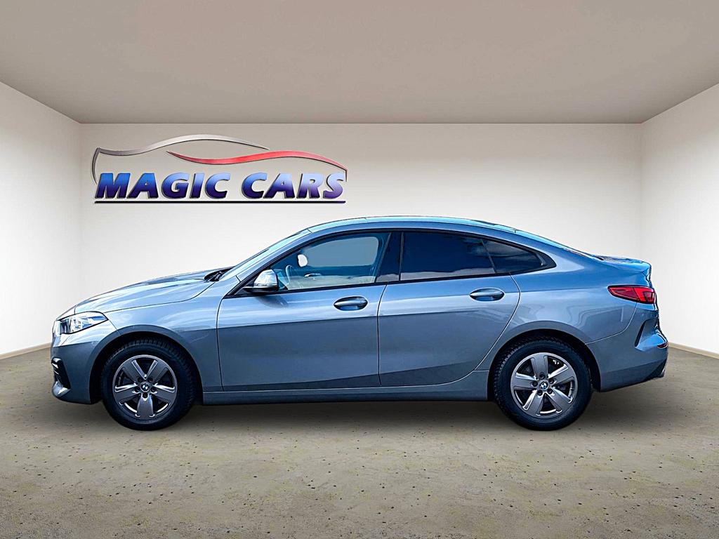 BMW 216 2022