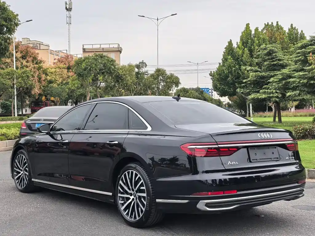 Audi A8 2025