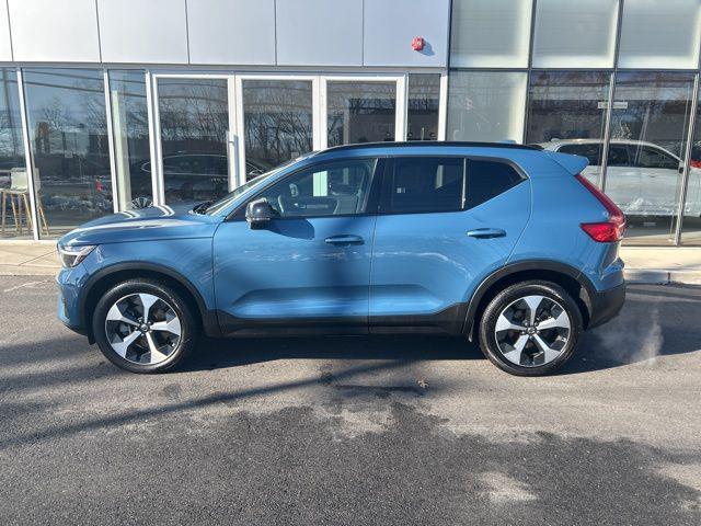 Volvo XC40 2025