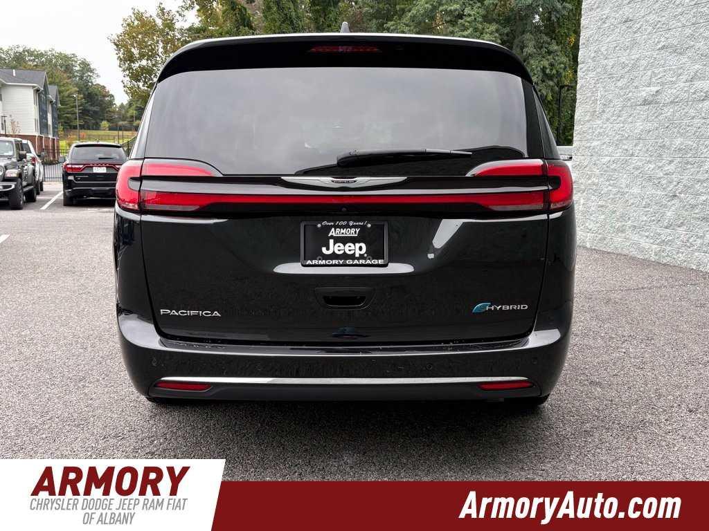 Chrysler Pacifica 2023