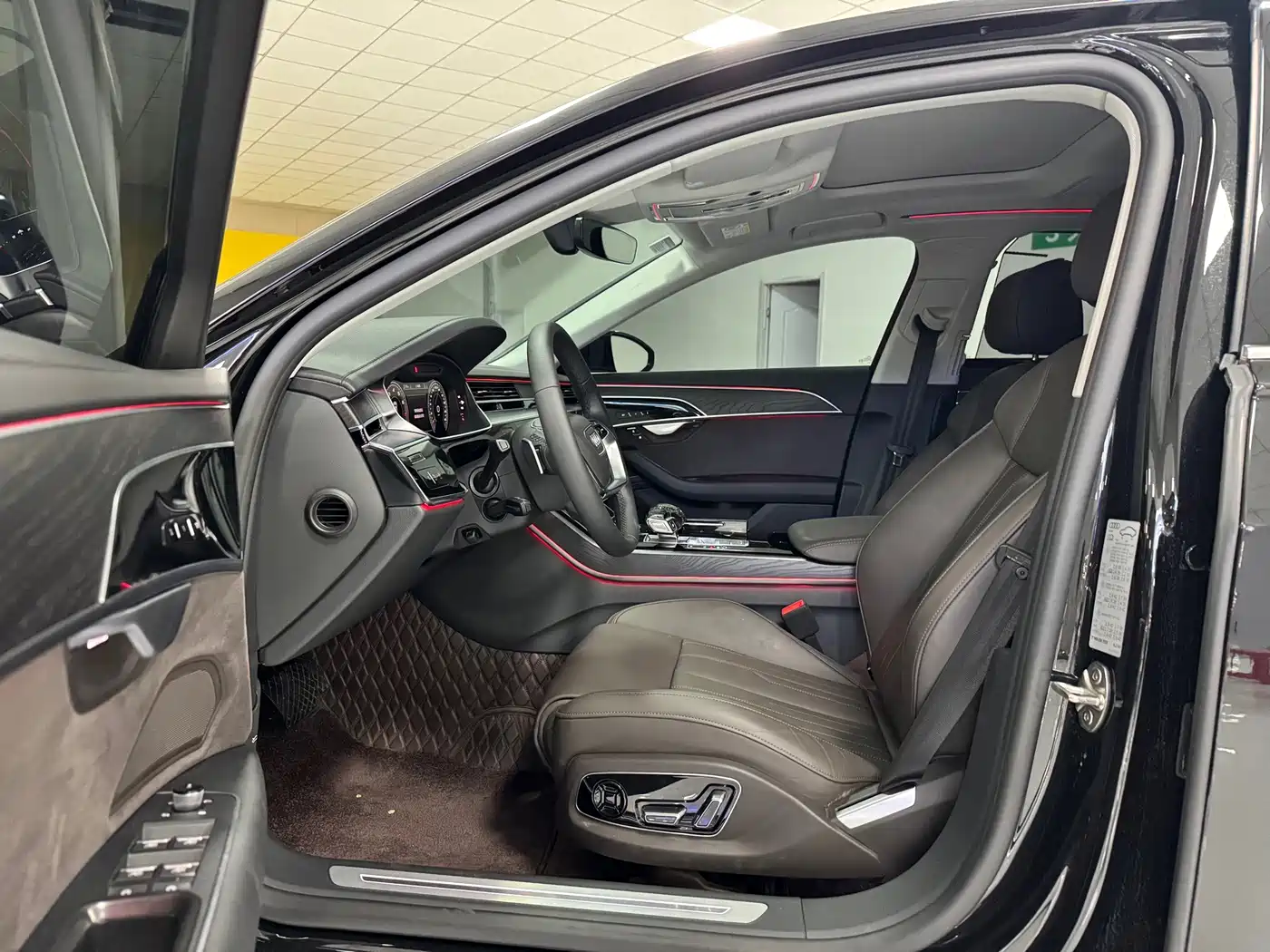 Audi A8 2025