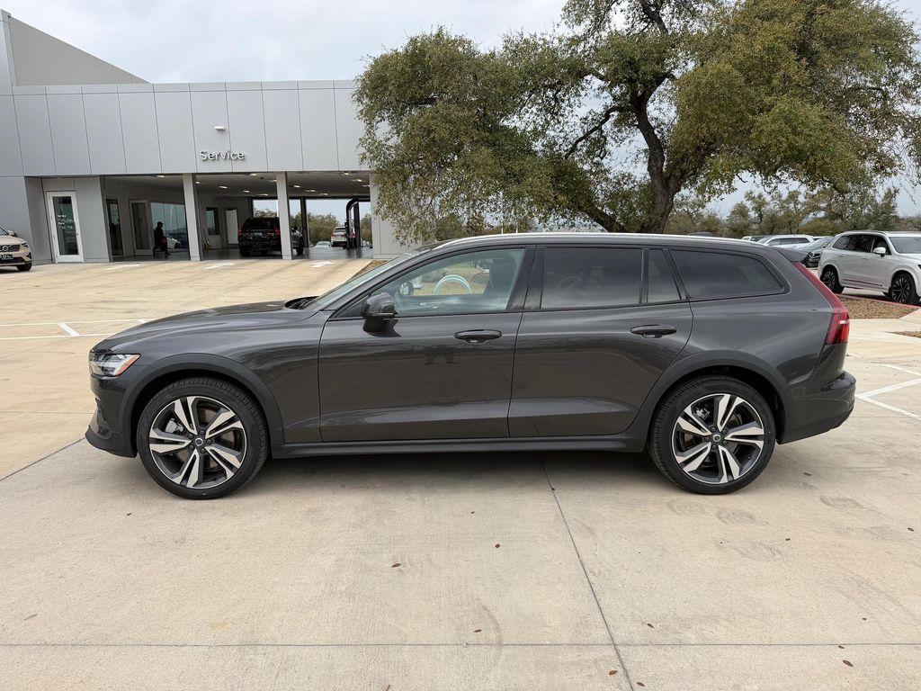Volvo V60 Cross Country 2025