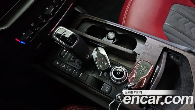 Maserati Ghibli 2021