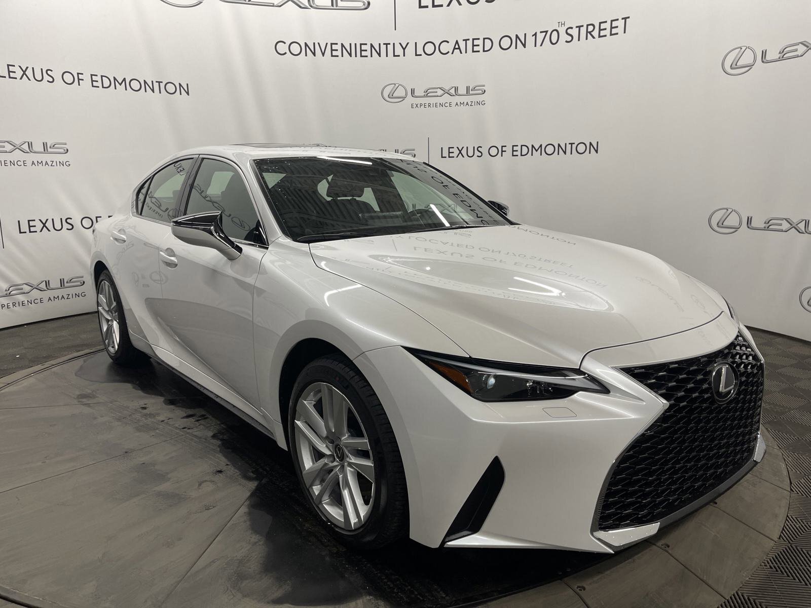 Lexus IS 2025