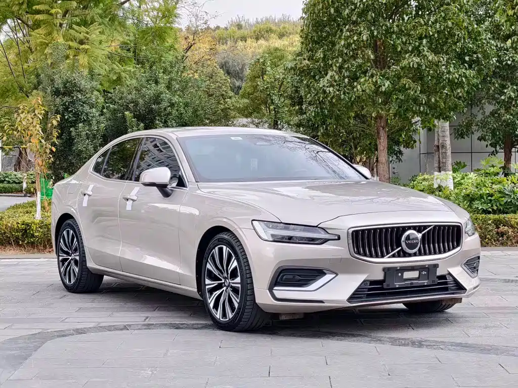 Volvo S60 2022