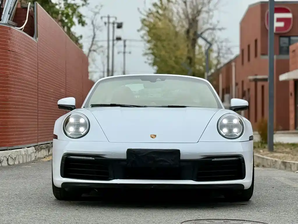 Porsche 911 2023