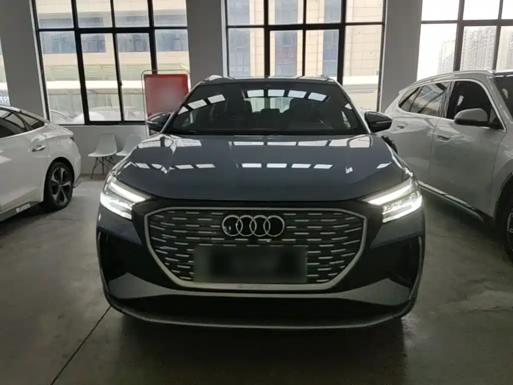 Audi Q4 e-tron 2024