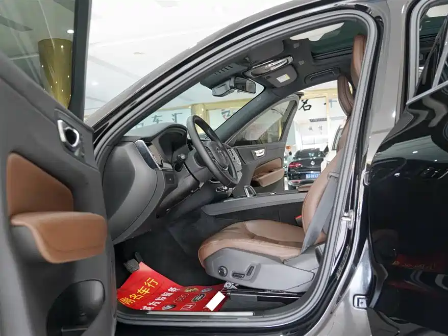 Volvo XC60 2024