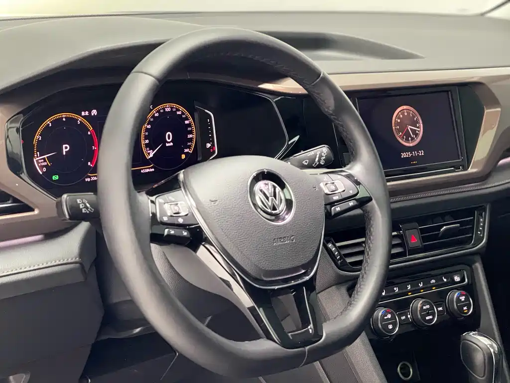 Volkswagen Tharu 2020