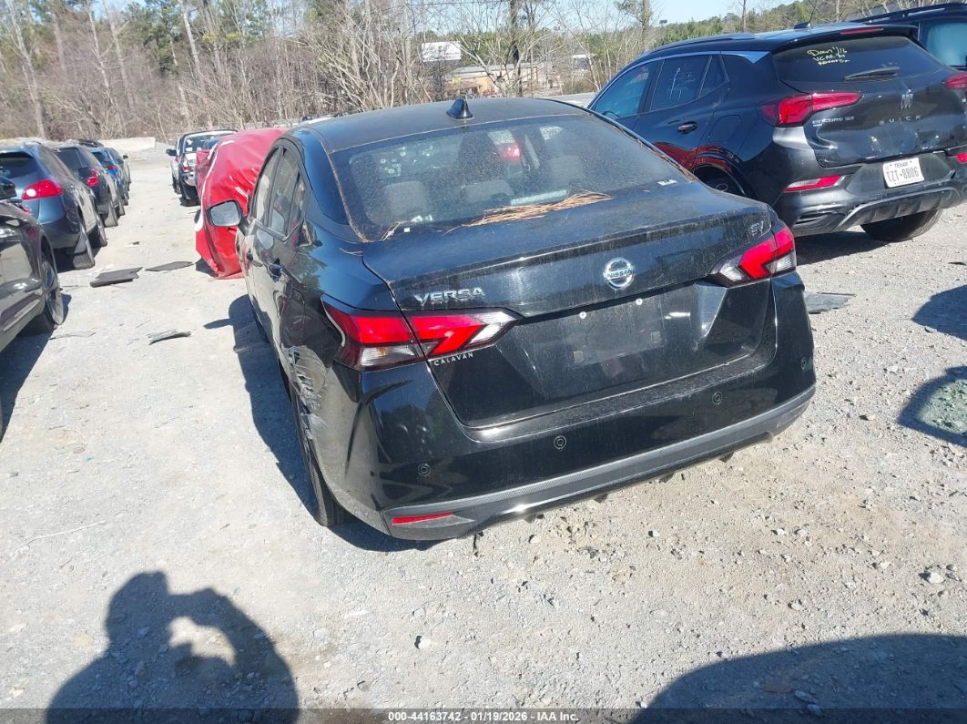 Nissan Versa 2021