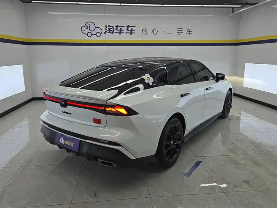 Changan UNI-V 2024