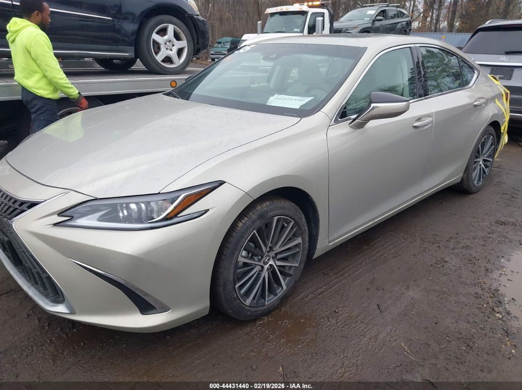 Lexus ES 2025