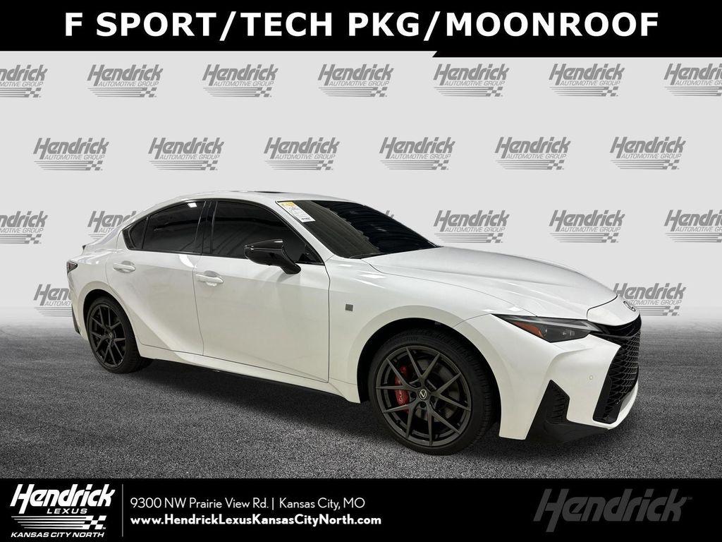 Lexus IS 2026