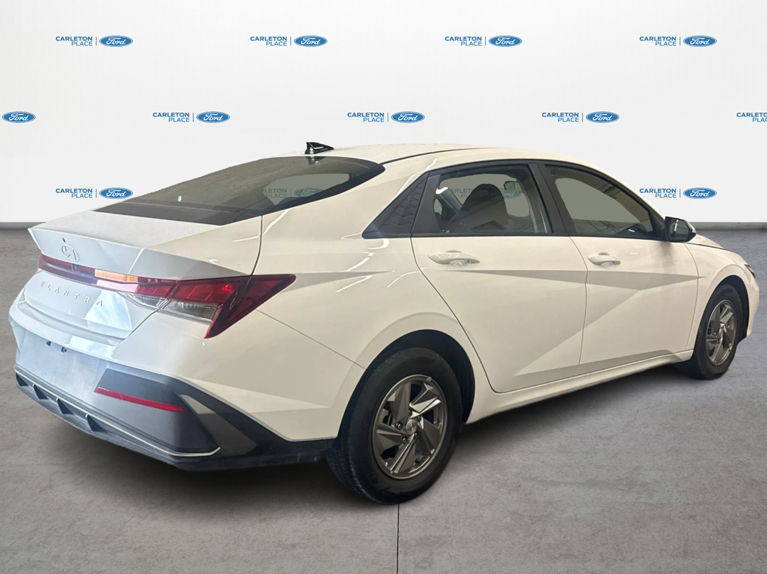 Hyundai Elantra 2025